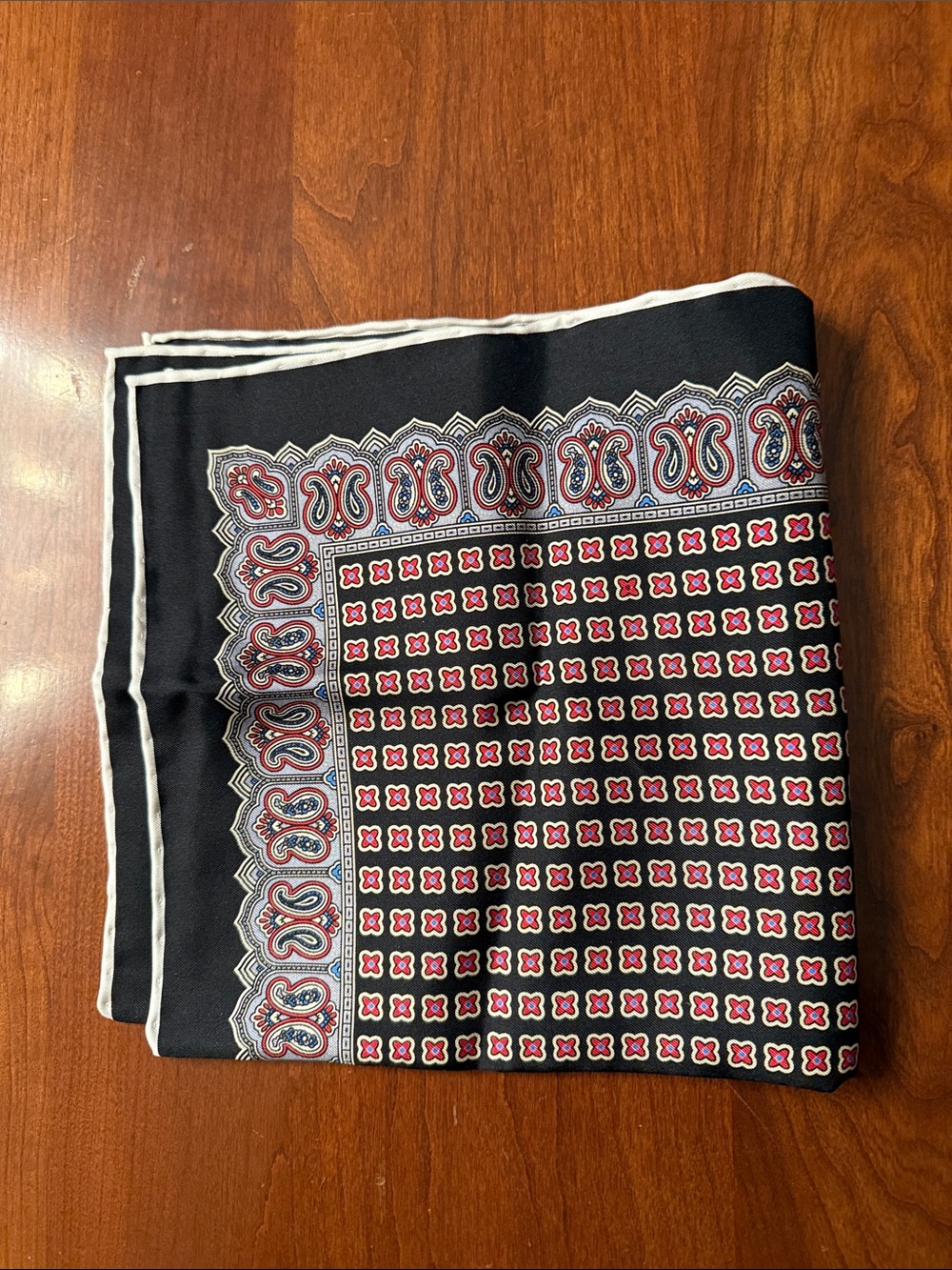 LIMITED EDITION ROBERT TALBOTT SILK MADE IN ITALY POCKET SQUARE HANDKERCHIEF